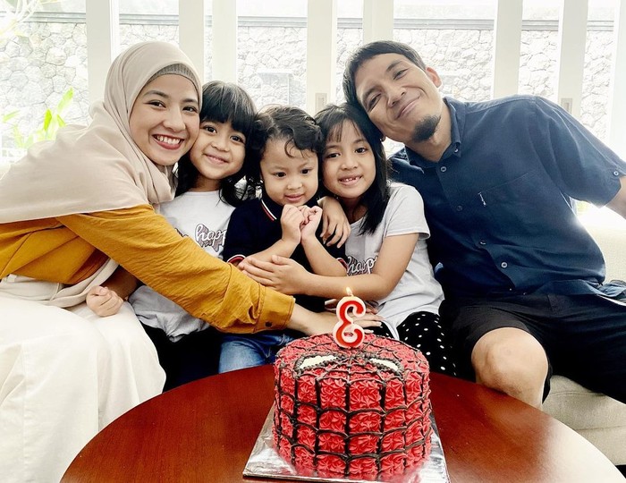 Potret Harmonis Desta dan Natasha Rizki sebelum Isu Cerai Potret Harmonis Desta dan Natasha Rizki sebelum Isu Cerai