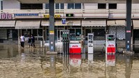 Sebuah SPBU di Emilia Romagna terendam banjir. Cecilia Fasciani/NurPhoto via Getty Images.
