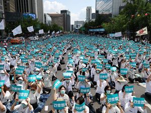 UU Kenaikan Upah Diveto Presiden Yoon, Ribuan Perawat Korsel Berdemo