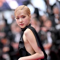 Dua personel BLACKPINK, Jennie dan Rose diundang menghadiri Festival Film Cannes. Rose BLACKPINK hadir lebih dulu pada Rabu (17/5/2023) waktu setempat. Foto: Getty Images