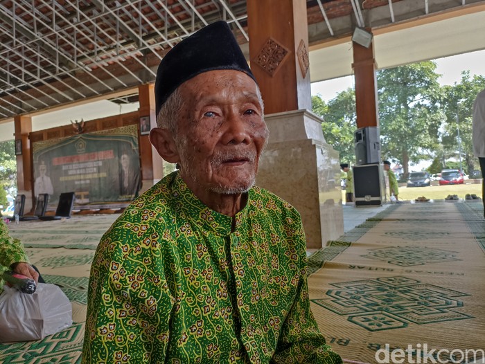 Rustam, calon jemaah haji tertua asal Blitar