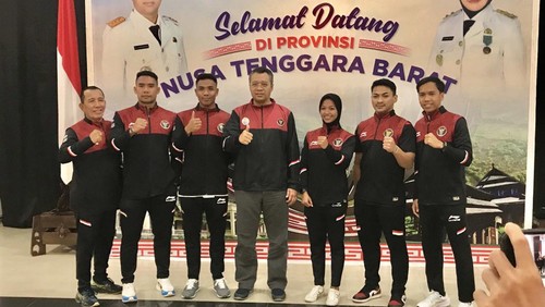Gubernur NTB Zulkieflimansyah saat acara penyambutan sekaligus ramah tamah bersama atlet NTB yang berlaga di SEA Games Kamboja 2023 pada Kamis (18/5/2023) malam di Mataram.
(Helmy Akbar/detikBali)
