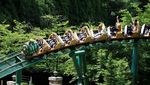 Senangnya Biksu Cilik Saat Bermain di Taman Hiburan Everland
