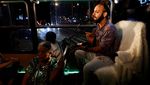 Seniman di Brasil Ubah Bus Jadi Panggung Konser Berjalan