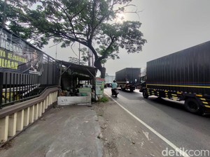 Cerita Biker Hadapi Kemacetan Parah Surabaya Utara: Ngalah dan Menepi