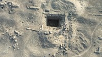 Peru adalah rumah bagi puluhan budaya pra-Hispanik di sepanjang pantai dan di Andes. Metropolitan Lima, dengan sekitar 10 juta penduduk, memiliki sekitar 400 huacas atau reruntuhan arkeologi.  