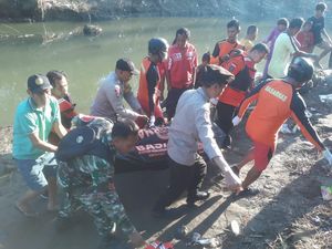 Geger, Mayat Pria Misterius Mengapung di Sungai Padolo