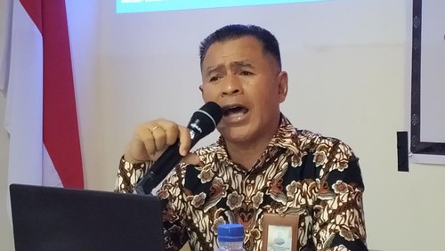 Bawaslu Kabupaten Manggarai Barat mengeluh tidak bisa mengawasi verifikasi administrasi bacaleg yang sedang dilakukan KPUD Manggarai Barat.