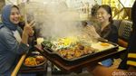Asyiknya Makan Diantar Robot di Zenbu Tanjung Barat