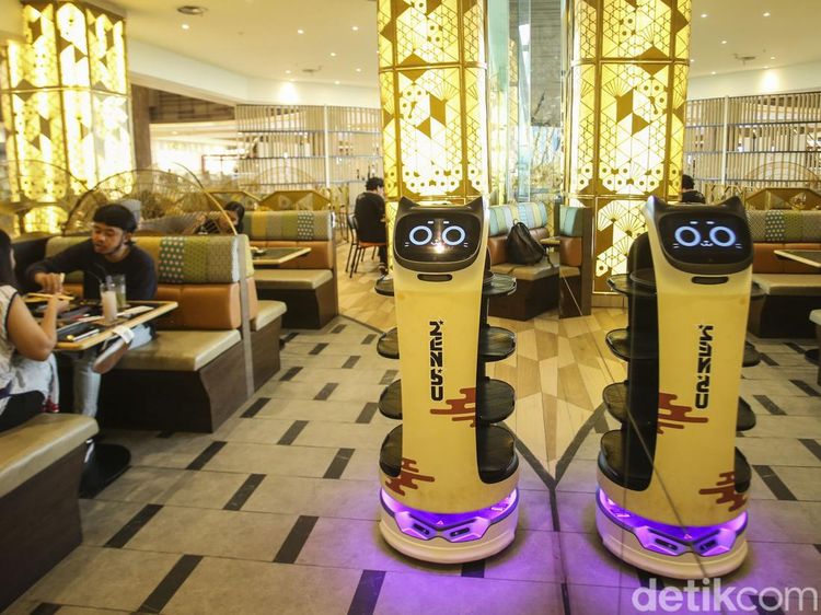 Asyiknya Makan Diantar Robot di Zenbu Tanjung Barat