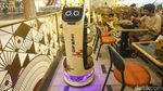 Asyiknya Makan Diantar Robot di Zenbu Tanjung Barat