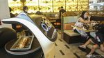 Asyiknya Makan Diantar Robot di Zenbu Tanjung Barat