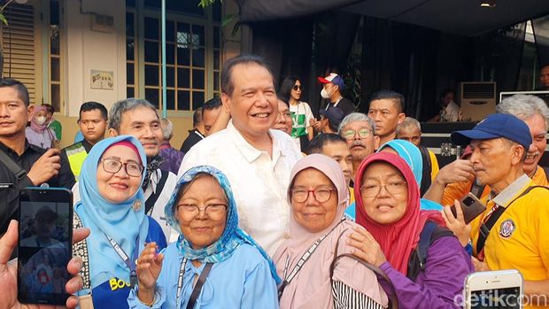 Chairul Tanjung menghadiri reuni akbar SMAN 1 Jakarta