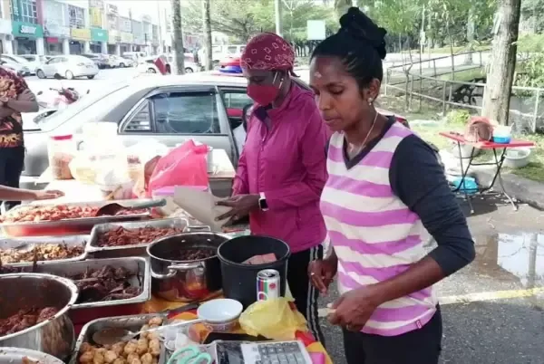 Dagangannya Viral, Penjual Nasi Lemak Ini Malah Tak Bahagia