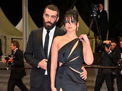Foto: Dua Lipa Perdana Pamer Pacar Baru di Red Carpet, Beda usia 14 Tahun