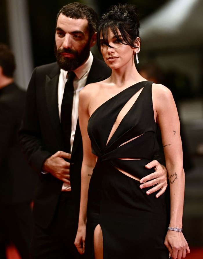 Dua Lipa dan Romain Gavras di Cannes Film Festival CANNES, FRANCE - MAY 19: Dua Lipa and Romain Gavras attend the