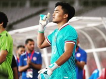 Puja-puji Pelatih Kiper Persebaya untuk Ernando Ari