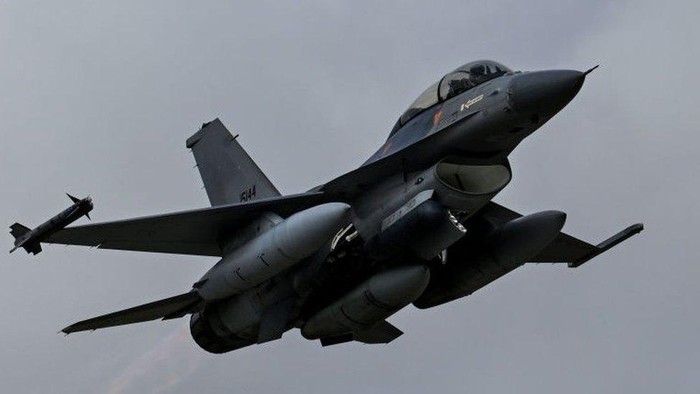 F-16: AS akan izinkan sekutu Barat kirim jet tempur ke Ukraina