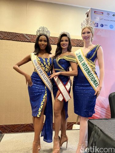 Foto Miss International 2022, Jasmin Selberg dari Jerman (kanan), Miss Supranational 2022, Lalela Mswane dari South Africa (kiri) dan Miss Charm 2023, Luma Russo dari Brasil (tengah). Foto Miss International 2022, Jasmin Selberg dari Jerman (kanan), Miss Supranational 2022, Lalela Mswane dari South Africa (kiri) dan Miss Charm 2023, Luma Russo dari Brasil (tengah).