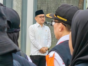 Kang Ace Lepas Panitia Haji: PPIH Hadir untuk Jemaah, Bukan untuk Naik Haji