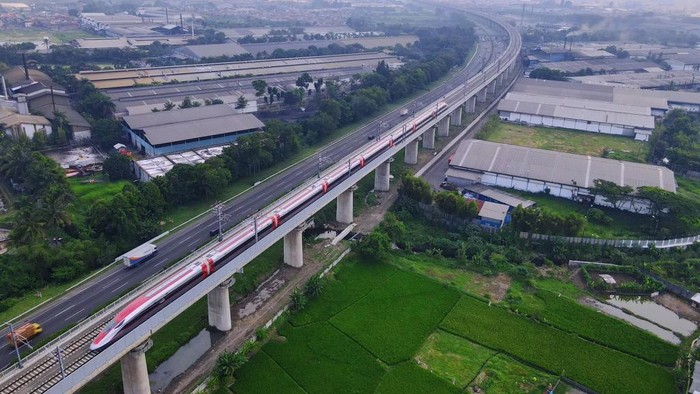 Kereta Cepat JKT-BDG Mulai Diuji Coba Ngegas dari Tegalluar ke Halim