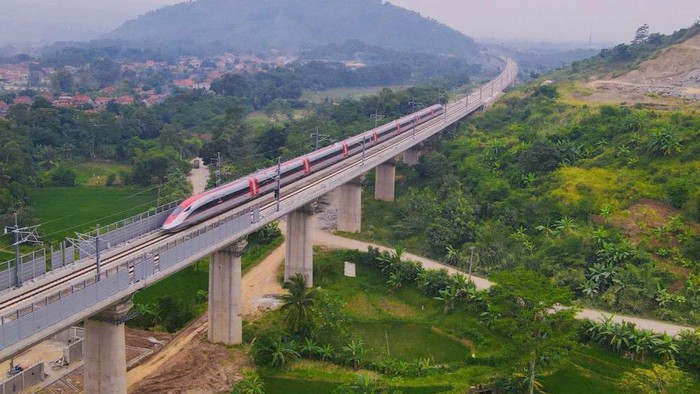 Kereta Cepat JKT-BDG Mulai Diuji Coba Ngegas dari Tegalluar ke Halim