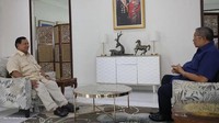 Karier keduanya terus meningkat, Menhan Prabowo pernah menduduki jabatan sebagai Danjen Kopassus, sementara Jenderal SBY pernah menjabat sebagai Pangdam Sriwijaya. (Instagram @kemhanri)