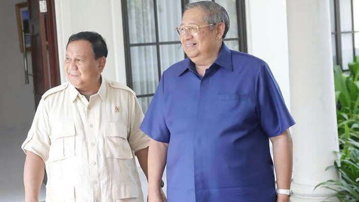 Ketua Umum Partai Gerindra Prabowo Subianto bertemu Presiden ke-6 RI, Susilo Bambang Yudhoyono (SBY) di Kabupaten Pacitan. (Instagram @prabowo)