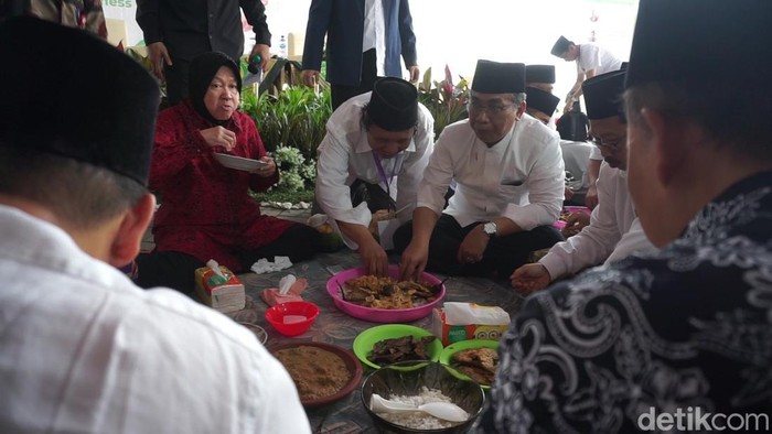 Mensos Risma dan Ketum PBNU makan bareng sambal terong