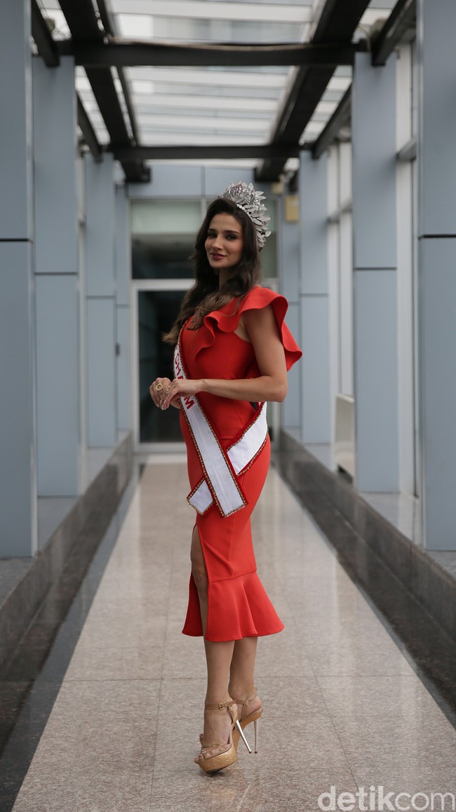 Lumo Russo terpilih sebagai Miss Charm 2023 pada 16 Februari 2023 yang digelar di Ho Chi Minh, Vietnam. Foto: Agung Pambudhy