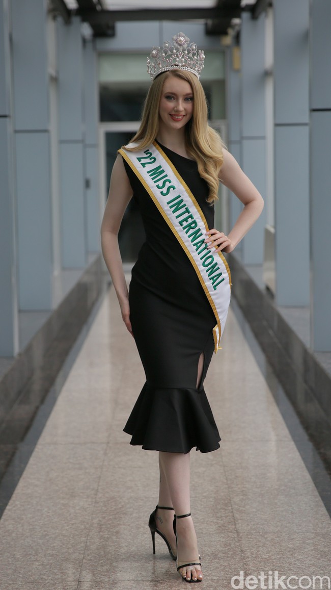 Jasmin Selberg terpilih sebagai Miss International 2022 pada 13 Desember 2022 di Tokyo, Jepang. Nantinya pemenang Puteri Indonesia 2023 Farhana Nariswari akan mewakili Indonesia di Miss International 2023.  Foto: Agung Pambudhy