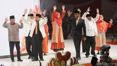 Momen Anies Bersama AHY dan JK Hadiri Milad PKS di Istora Senayan