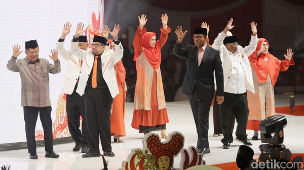 Momen Anies Bersama AHY dan JK Hadiri Milad PKS di Istora Senayan