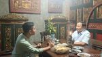 Momen Akrab Prabowo-Gibran Ngobrol 4 Mata di Angkringan Solo