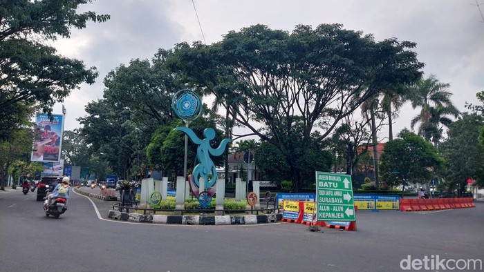 Monumen TGP di Kota Malang yang akan digeser oleh Pemkot.