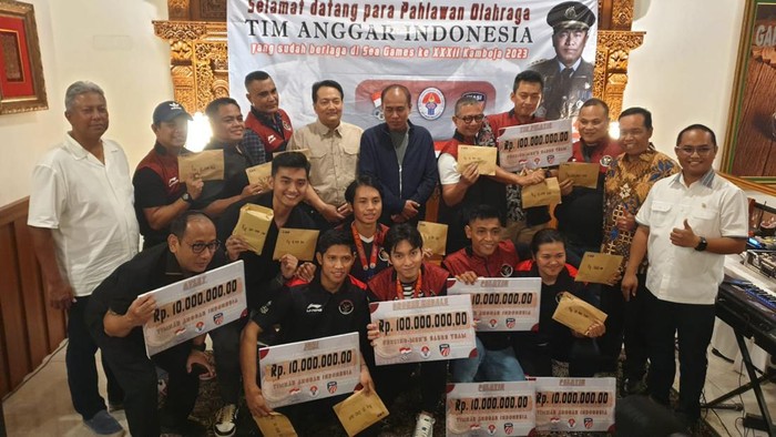 Tim anggar Indonesia dapat bonus usai menyumbang medali di SEA Games 2023.