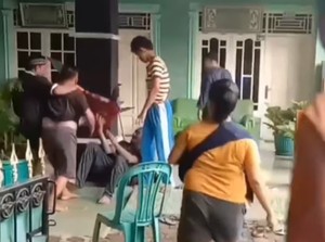Tertangkap Warga, Maling Motor di Bogor Nangis-nangis Minta Ampun
