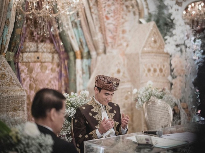 Pernikahan Enzy Storia Pernikahan Enzy Storia