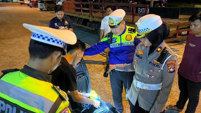 Polisi menindak sepeda motor yang terlibat aksi balap liar di sejumlah lokasi di Batam.(Foto: Dok Polresta Barelang)