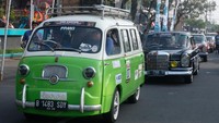 Acara tahunan reli mobil kuno yang diselenggarakan oleh Perhimpunan Penggemar Mobil Kuno Indonesia (PPMKI) itu diikuti oleh 150 peserta dari berbagai kota di Indonesia.