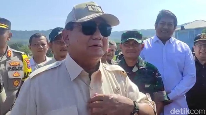 Prabowo Subianto saat ditemui di Lanud Iswahjudi Pacitan.
