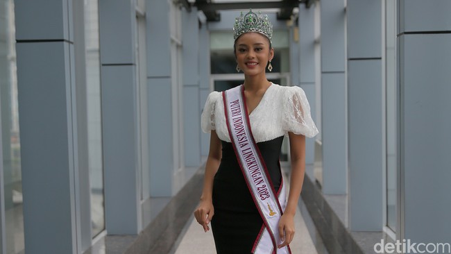 Lulu Zaharani Krisna Widodo mengucapkan hal yang paling berkesan selama masa karantina adalah waktu bangun pagi hari yang harus disiplin. Bangun pagi kita harus lari-lari setiap pagi bareng, itu pengalaman yang paling tidak terlupakan dan akan selalu dikenang, sebut Lulu.  Foto: Agung Pambudhy.