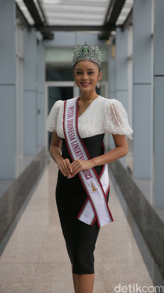 Lulu Zaharani Krisna Widodo yang mewakili Lampung merupakan runner up 2 Puteri Indonesia 2023 sekaligus Puteri Pariwisata 2023. Dia akan mewakili Indonesia do ajang Miss Charm 2023. Tentunya untuk mencapai di titik sampai saat ini tentunya melewati proses yang sangat panjang. Saya bangga dengan diri saya mampu membawa baik provinsi dan juga membuat bangga tim yang sudah membantu, ungkap Lulu kepada Wolipop.  Foto: Agung Pambudhy