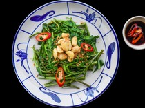 3 Resep Tumis Kangkung Spesial yang Renyah Sedap Untuk Makan Siang