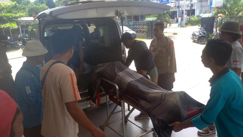 Sopir bernama Nurudin tewas seusai menyelamatkan seorang siswa SD yang tenggelam di perairan Pantai Kuta Mandalika, Lombok Tengah, Sabtu (20/5/2023) siang.