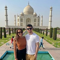 Taj Mahal menjadi tempat kencan lainnya Starly saat berada di India. Foto: dok. Instagram/@stary.dates