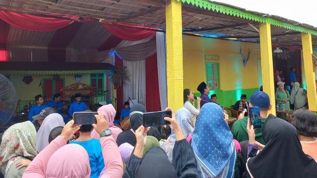 Suasana Lebaran Betawi di Monas