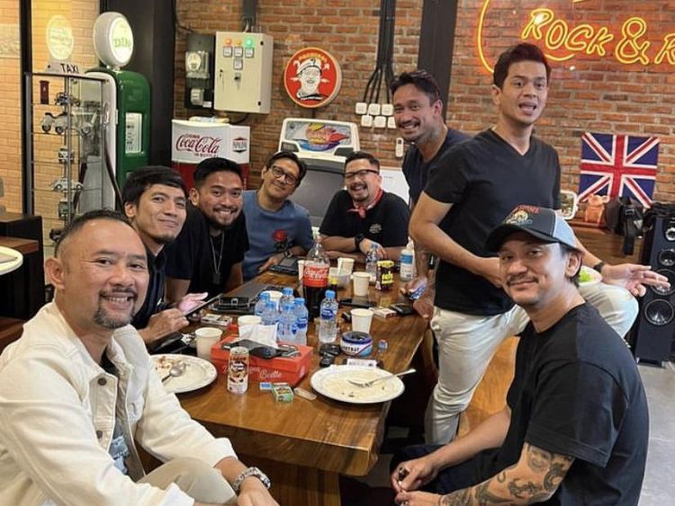 Kompaknya Vincent Rompies saat Makan Bareng Geng Motor The Prediksi