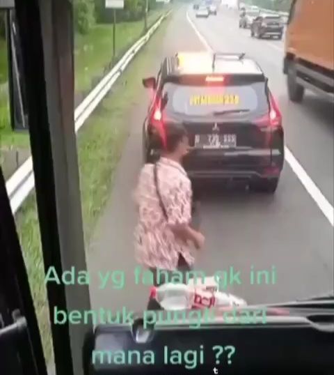 Aksi pungli terjadi di Jalan Tol Cipularang pada Kamis (18/5/2023). Kedua pelaku yang merupakan karyawan PT Yaspic Indah Perkasa mitra kerja telah dipecat.