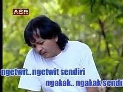 10 Salah Lirik yang Ngaco Banget, Jadi Lupa Aslinya